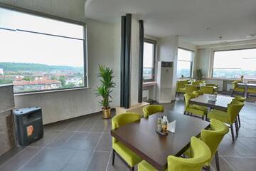 Фото Отель Terra Europe Brontes Hotel г. Тарговыште 4