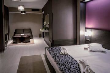 Фото номера Полулюкс Отель Hotel Idol г. Тарговыште 2