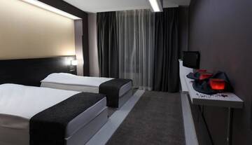 Фото номера Одноместный номер эконом-класса Отель Hotel Idol г. Тарговыште 2